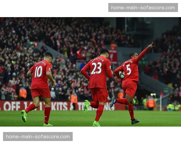 战术分析：曼联在双红会中通过前场任意球快发制造杀机